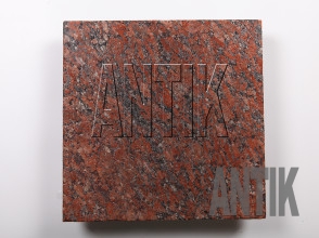 Плита мощения Капустинское Гранит дробеструй 400x400x30 (сверху мокрая)